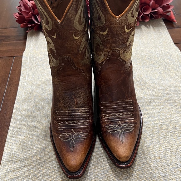 ❤️Tan leather Cowboy “Boots on the Ground” Remix Boots. - Picture 14 of 15
